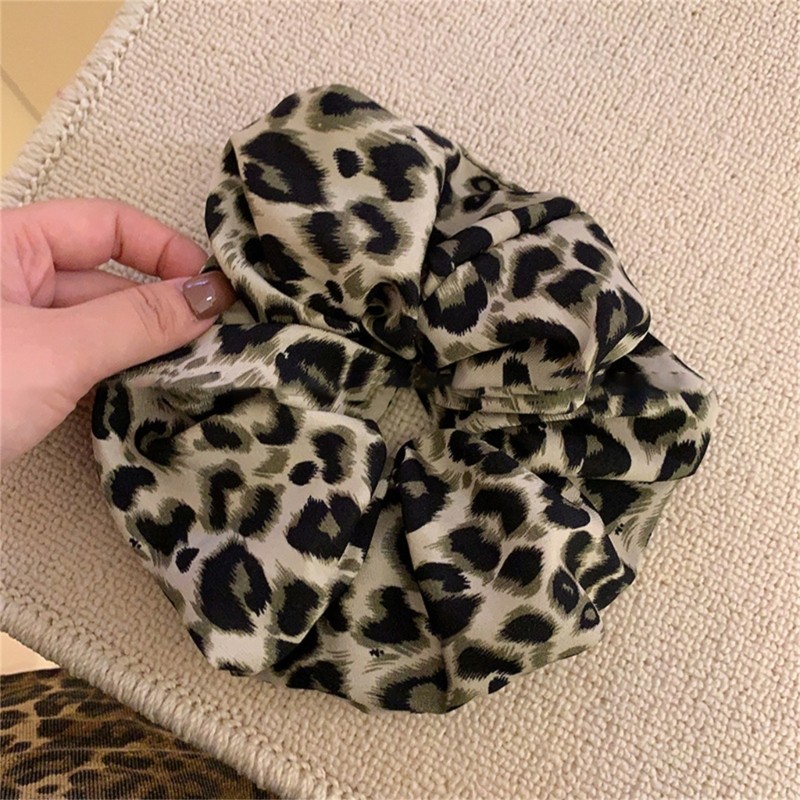 Fashionable Leopard Hair Bands Hair Accessories For Casual And Travel Looks