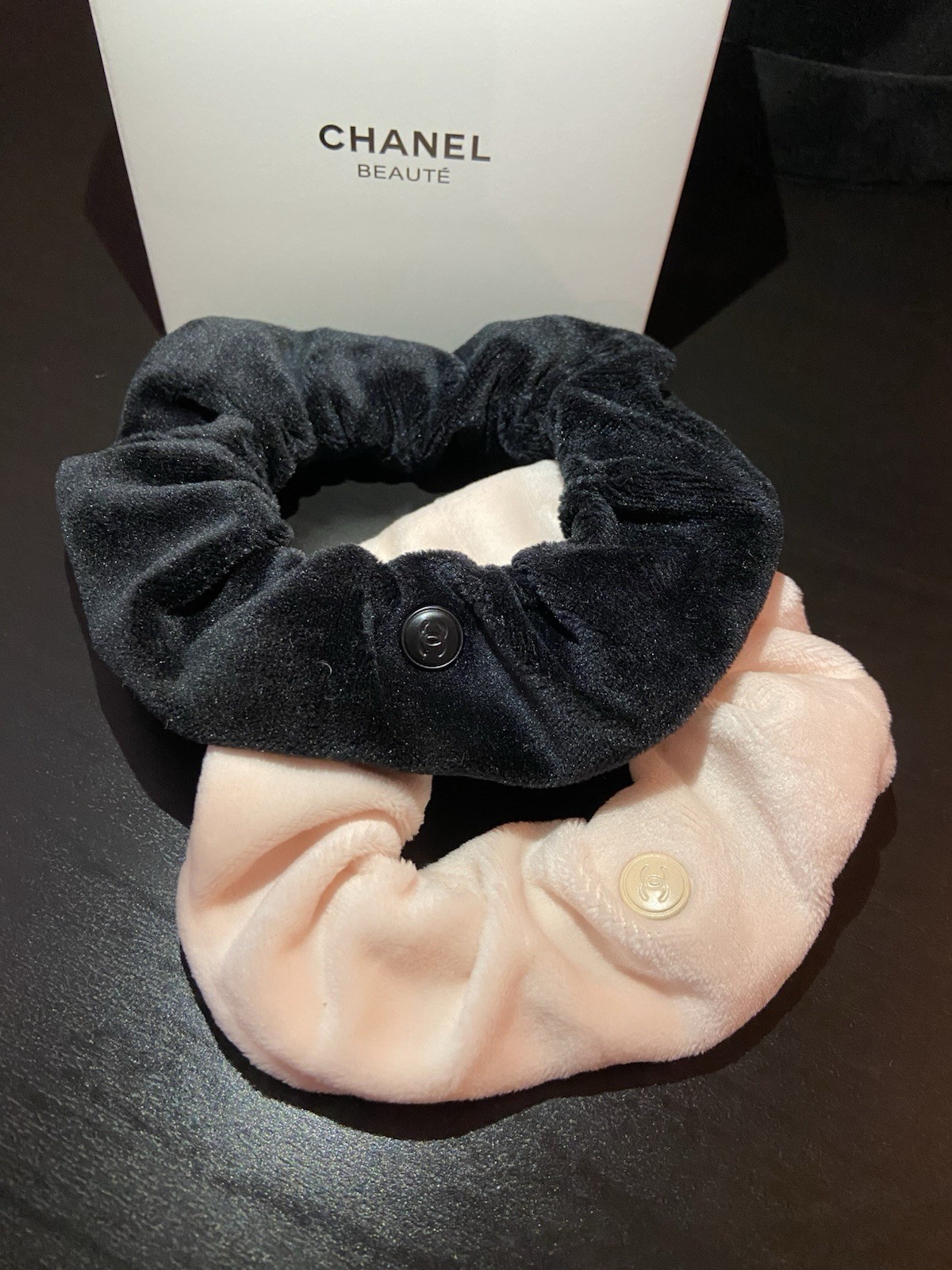 CHANEL Beauté Velvet Scrunchie 2-pcs Set NEW!