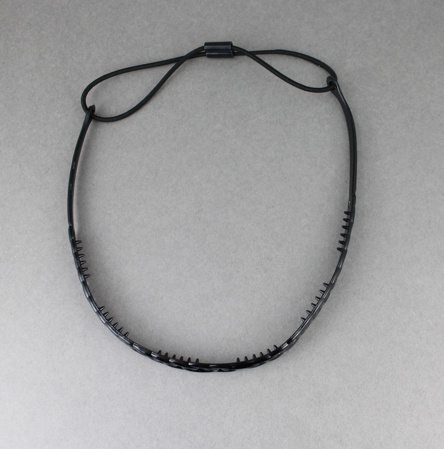 Black circle chain link jelly skinny narrow headband soft stretch grip teeth