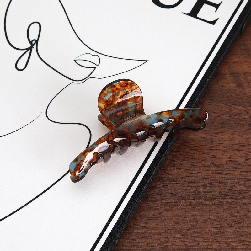 Charming and Stylish Temperament Hair Clip Perfect Addition to Any Look