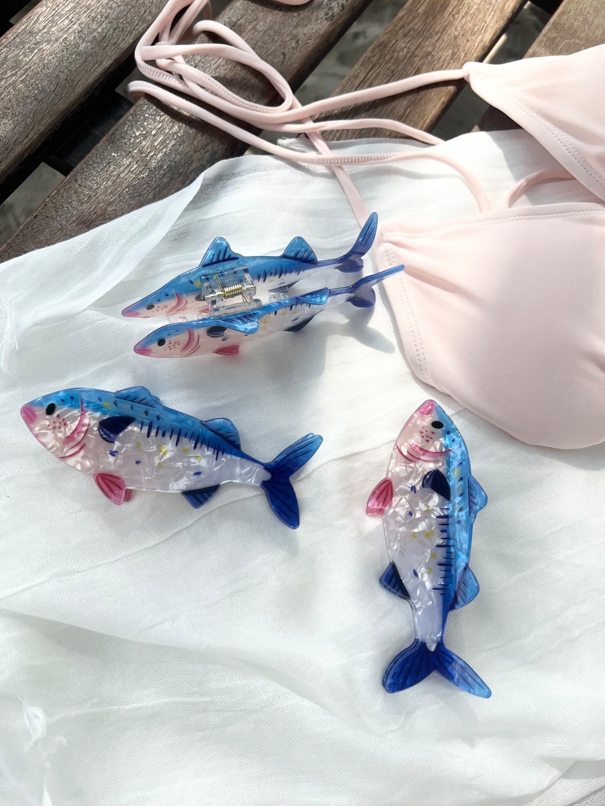 Unique Fish Hair Claw Clip – Aesthetic Blue Acrylic Hair Accessory for Women