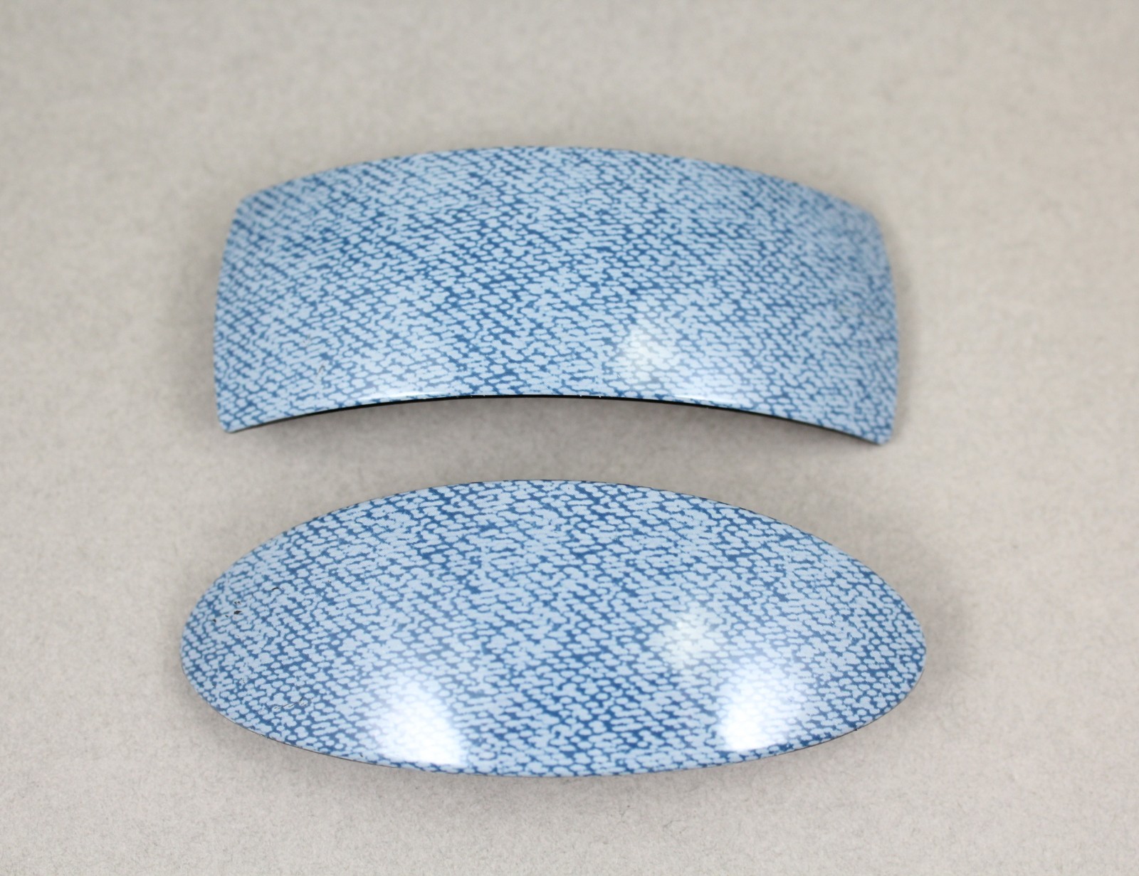 Denim pattern barrette plastic oval hair clip 3 1/8″ long blue jeans