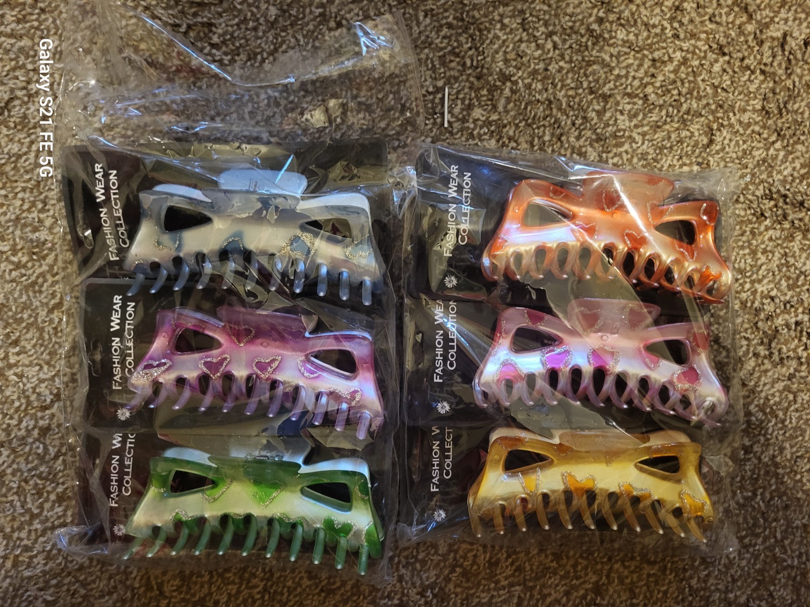 Lot Of Random 6 – 5″Claw Clips All 6 Are Heart Design. Colors May Very!