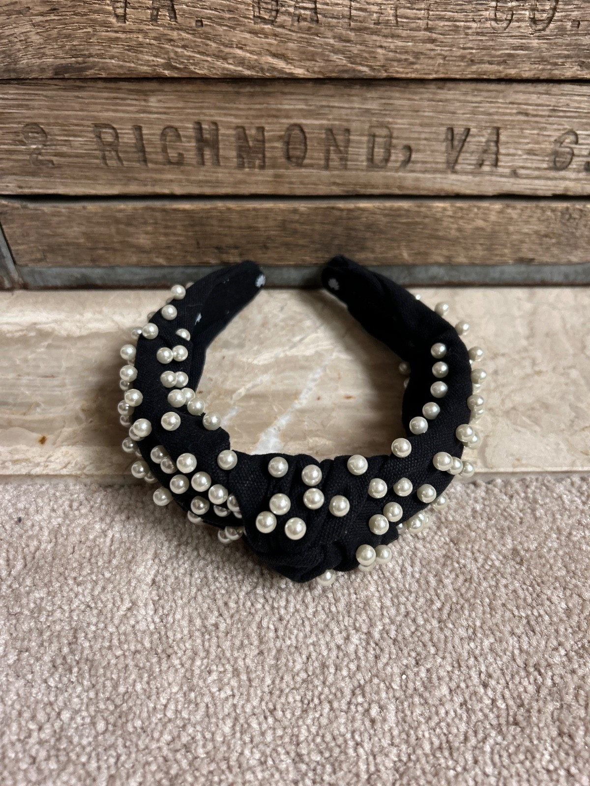 $160 LELE SADOUGHI Pearl Embellished Knotted Headband – Jet Black – LS031JT