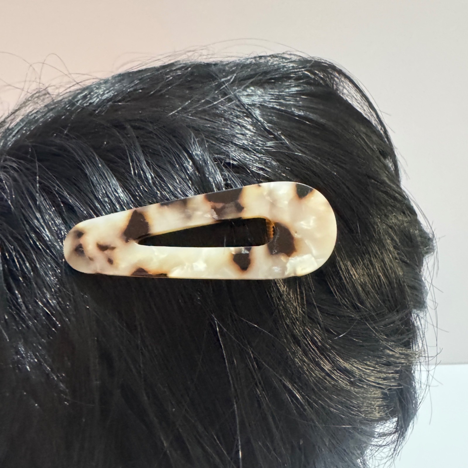 Tortoise Shell & Gold Hair Clip Acrylic & Metal Design New Elegant Style Women
