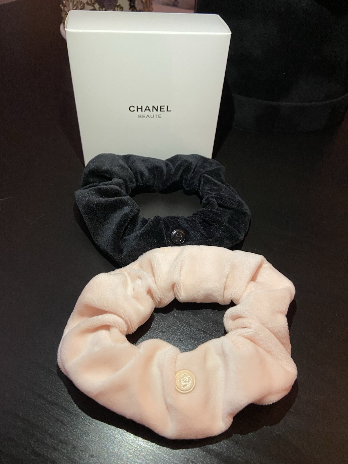 CHANEL Beauté Velvet Scrunchie 2-pcs Set NEW!