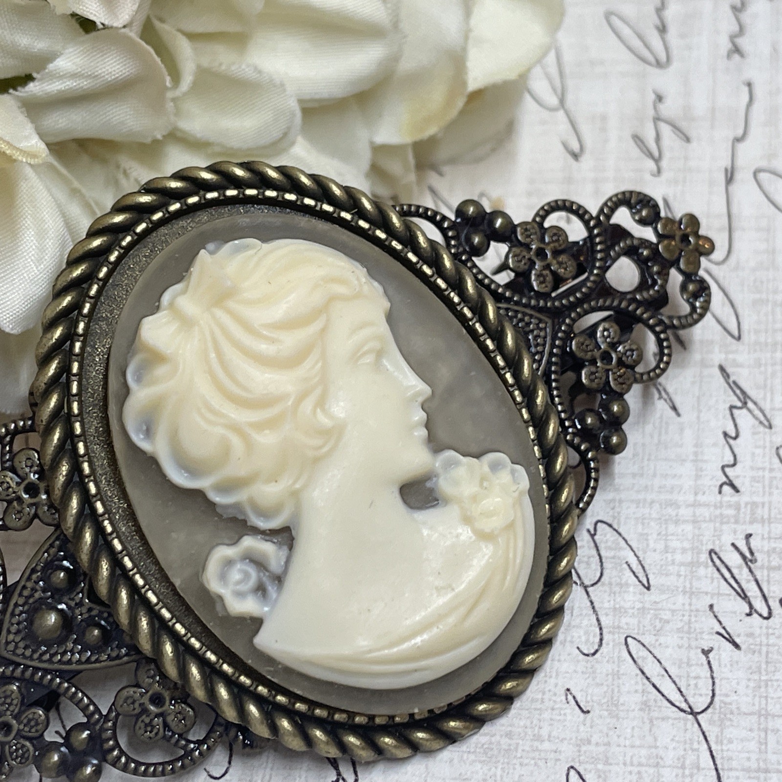 Victorian Fancy Lady Pearl Wedding VALENTINE Cameo Pin Hair Clip Jewelry Comb