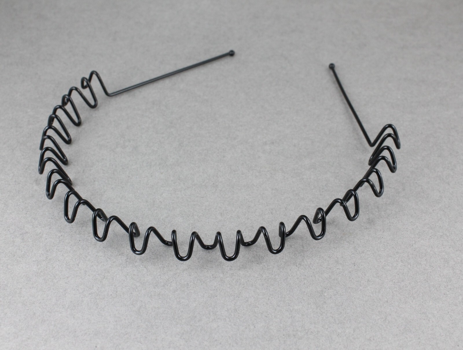 Black metal spring headband zigzag coil 1/2″ wide hair band accessory squiggle
