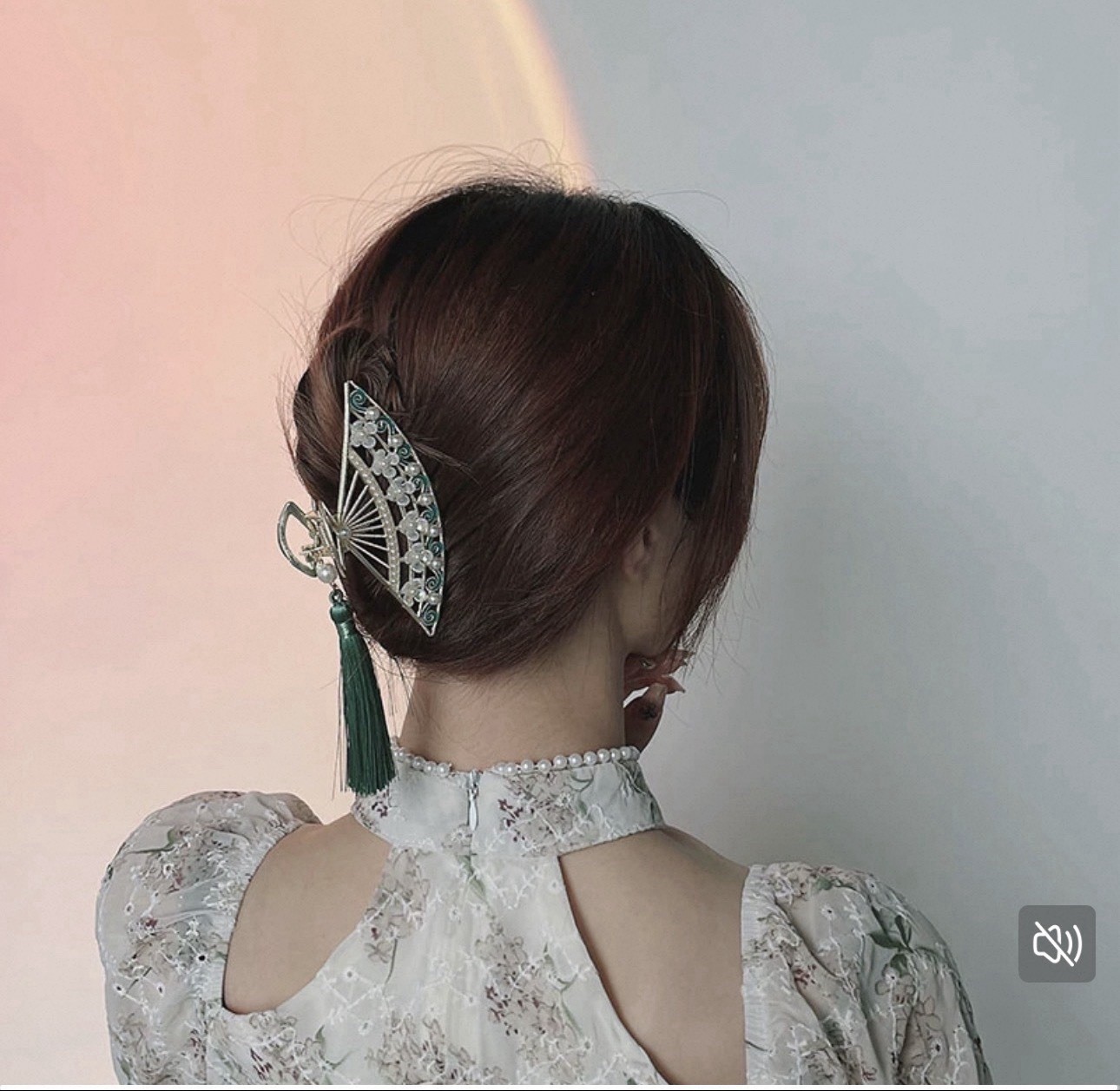 Fan-Shaped Hair Clip Barrette, Green Floral, Gold Tone, Faux Pearl Beaded Tassel