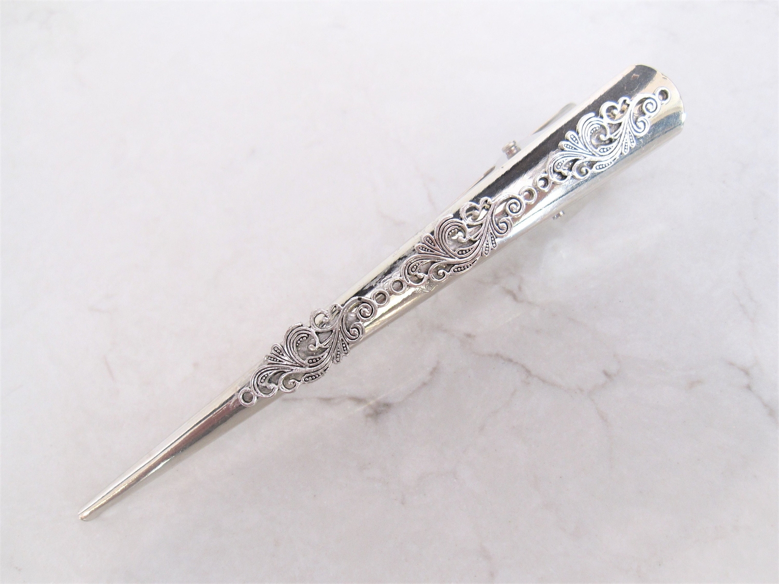 Silver tone metal filigree alligator hair claw clip clamp