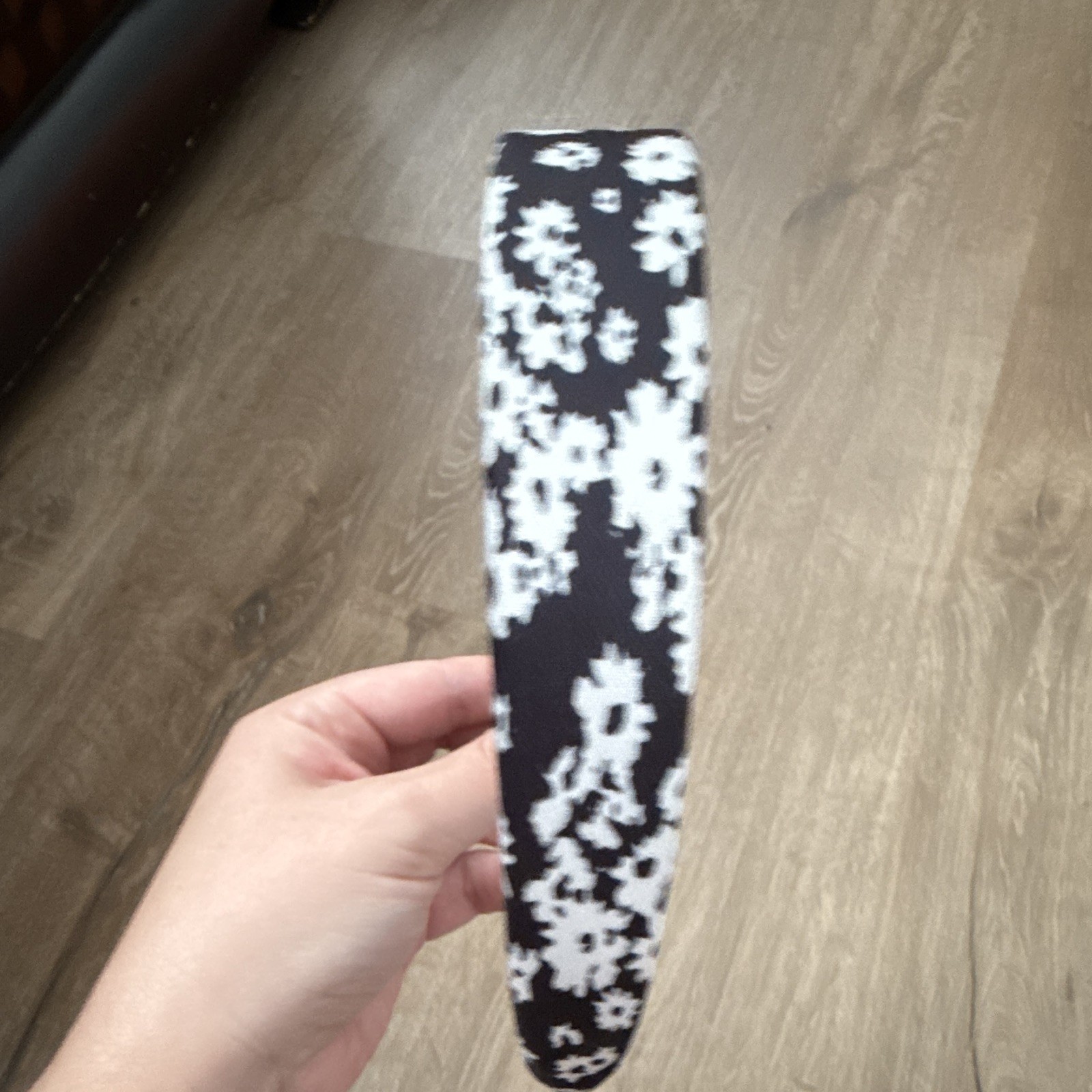 Anthropologie Women’s Padded Fabric Headband Black & White Floral Flower