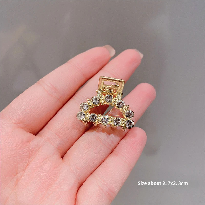 2Pcs Bangs Hair Clips,Rectangle Rhinestone+D-Shape Pearl Clip Set,2 Styles