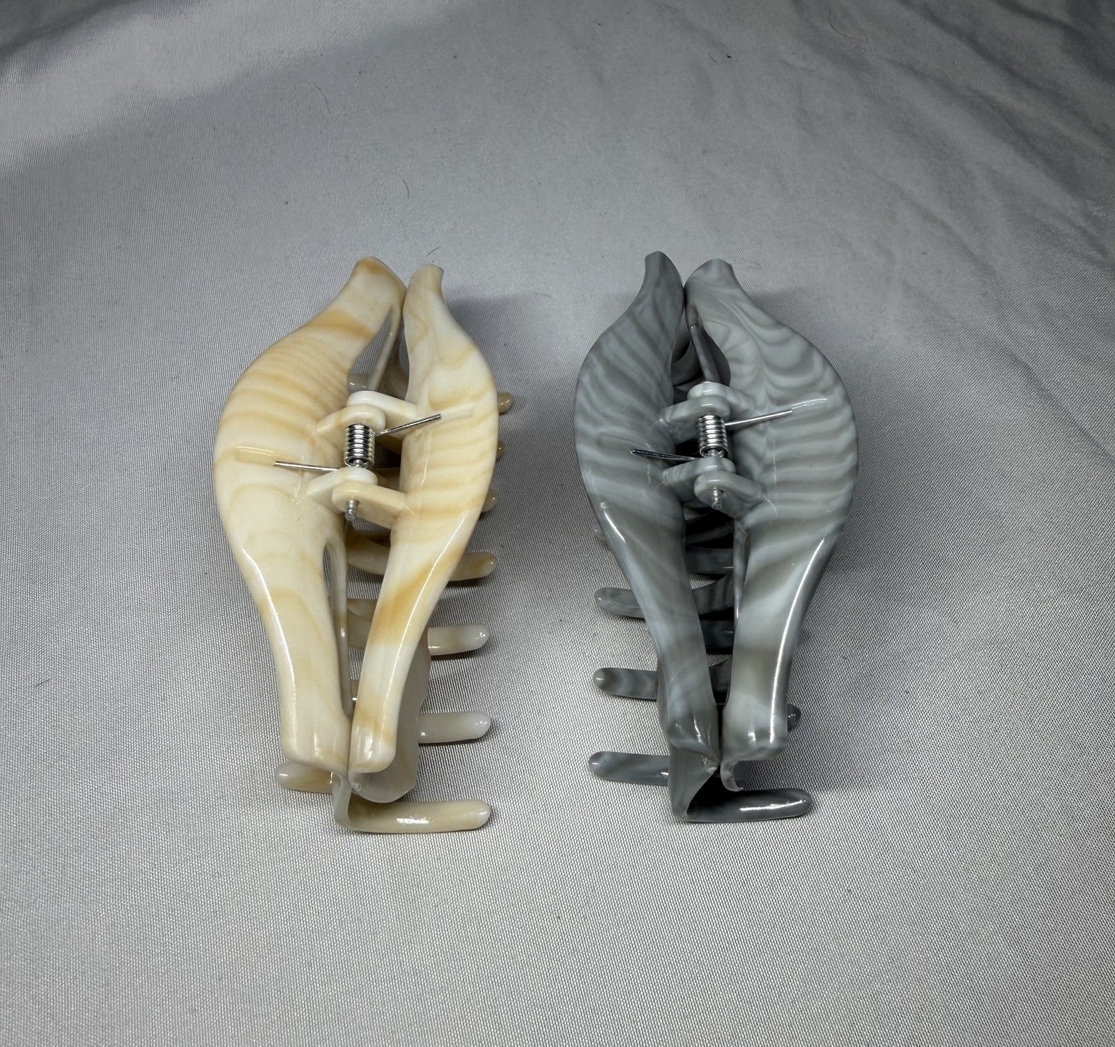 Marbled Plastic Hair Claw Jaw Clips for Women, Beige & Gray, Set of 2