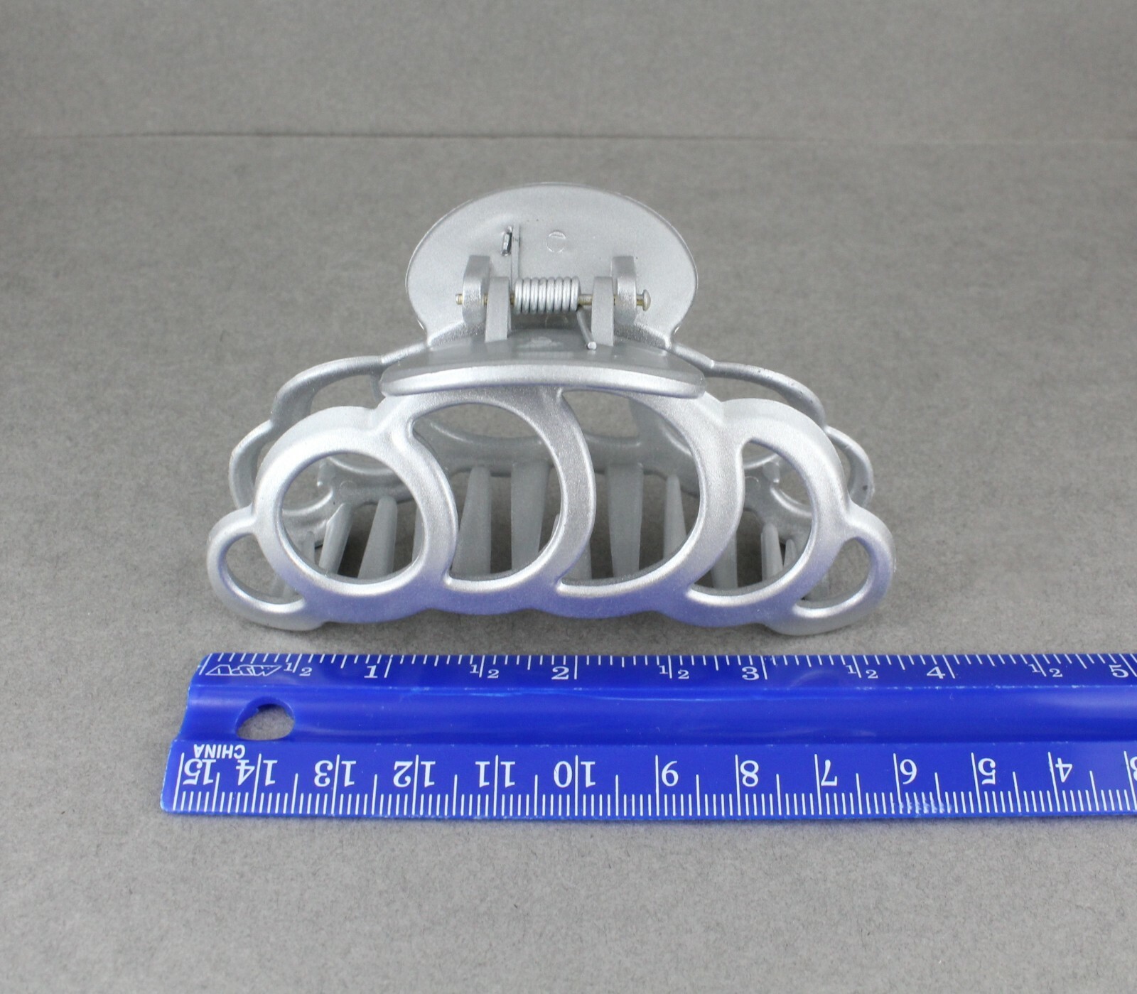 Silver hair clip plastic 3 5/8″ long big barrette claw clamp circle chain link