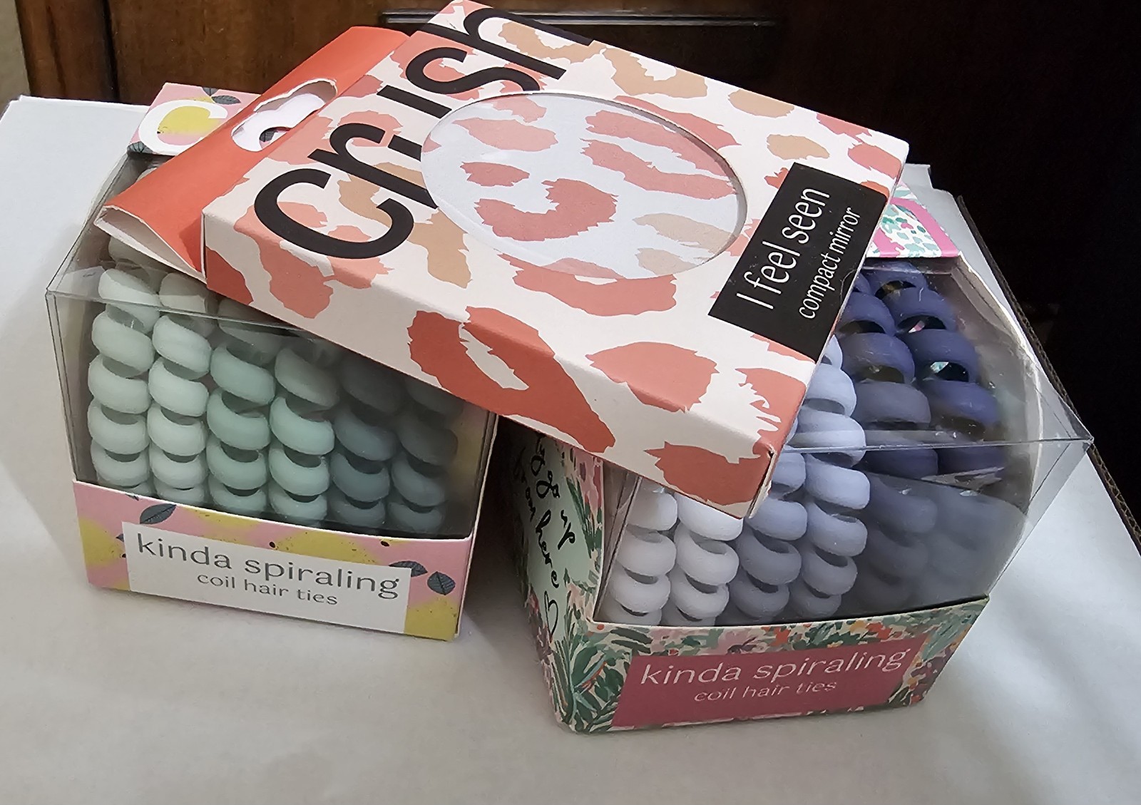 Crush Beauty Lot: 2x Kinda Spiraling Coil Hair Ties & Compact Pocket Mirror NEW