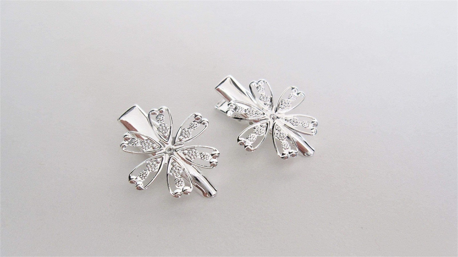Set of 2 extra small silver flower metal alligator hair clip for fine thin hair