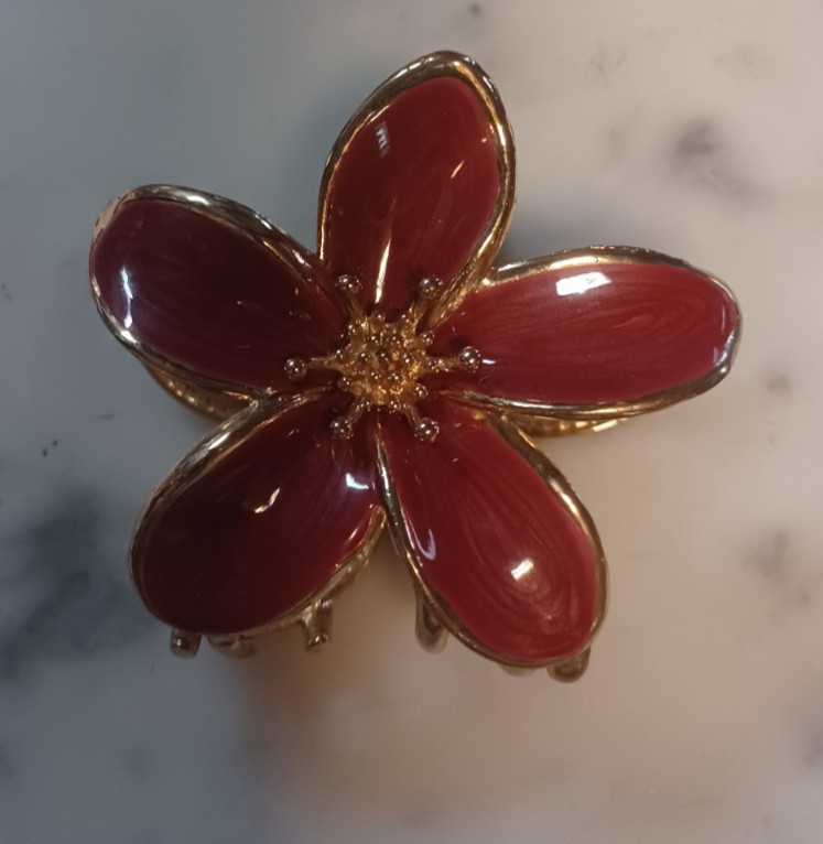 Hair Claw Clip Decorative Round Like a Flower
