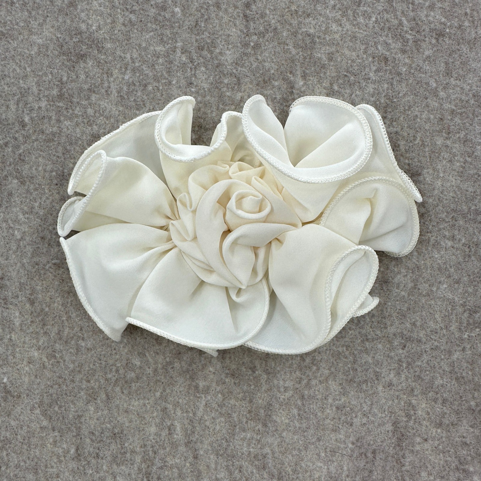 VTG Lot of 4 Handmade Elegant White Organza Fabric Brooch Hair Clip – NO CLIPS