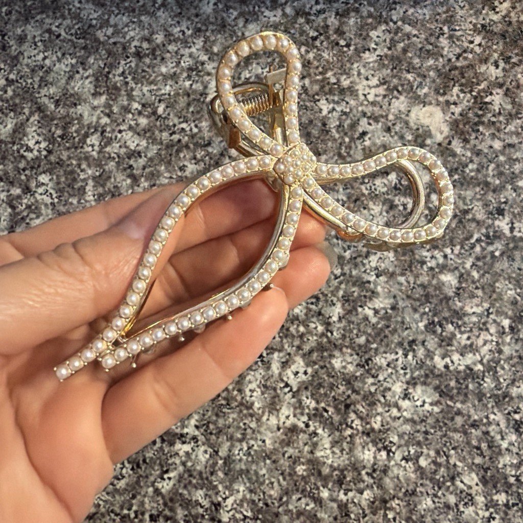 Gold Pearl Bow Hair Claw Clip for Women Teens Metal Acrylic Beaded Accessory