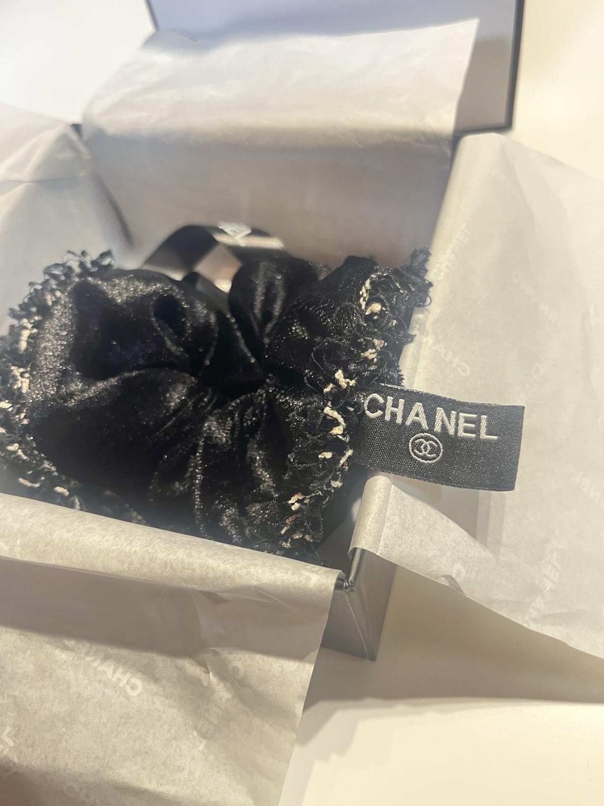 Chanel Novelty Beauty GIFT Hair Accessory Scrunchie Hair Tie
