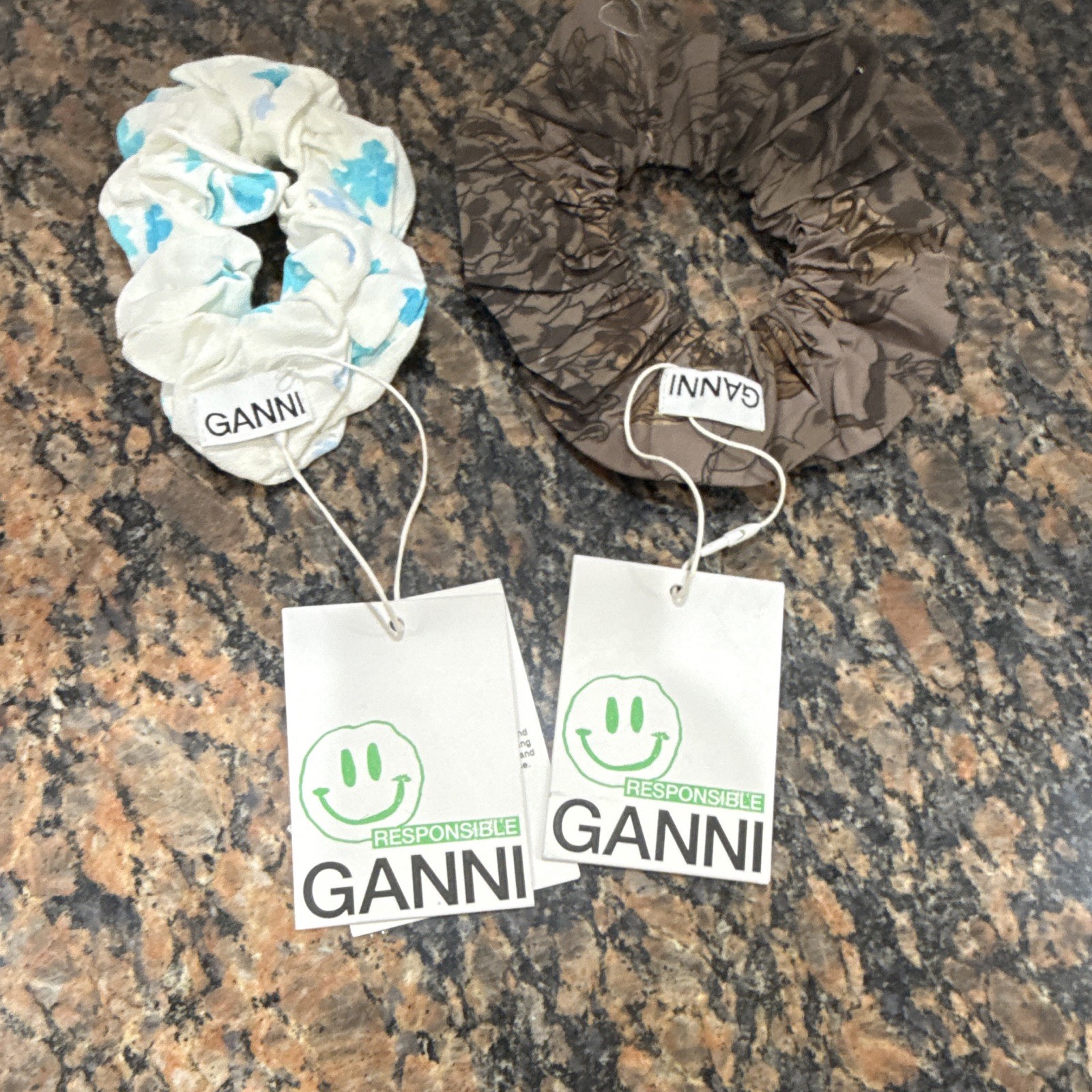 GANNI set of 2 floral scrunchies white/blue & brown print with logo accent