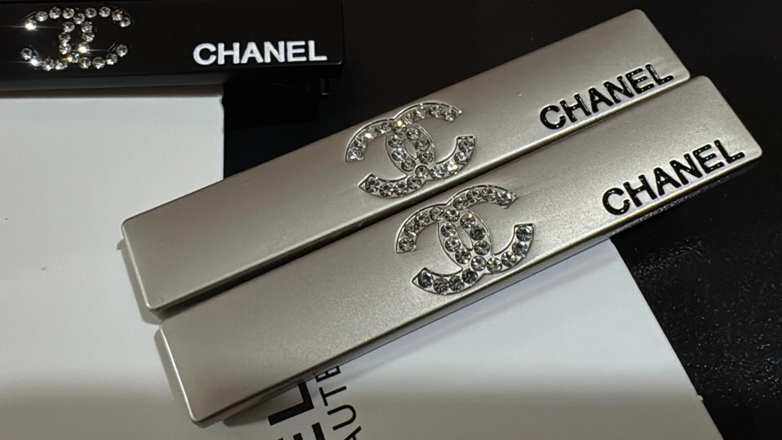 2026 Chanel Beauty Hair Clip Set (2 Pcs) | New with Box – Black & Silver W/BOX