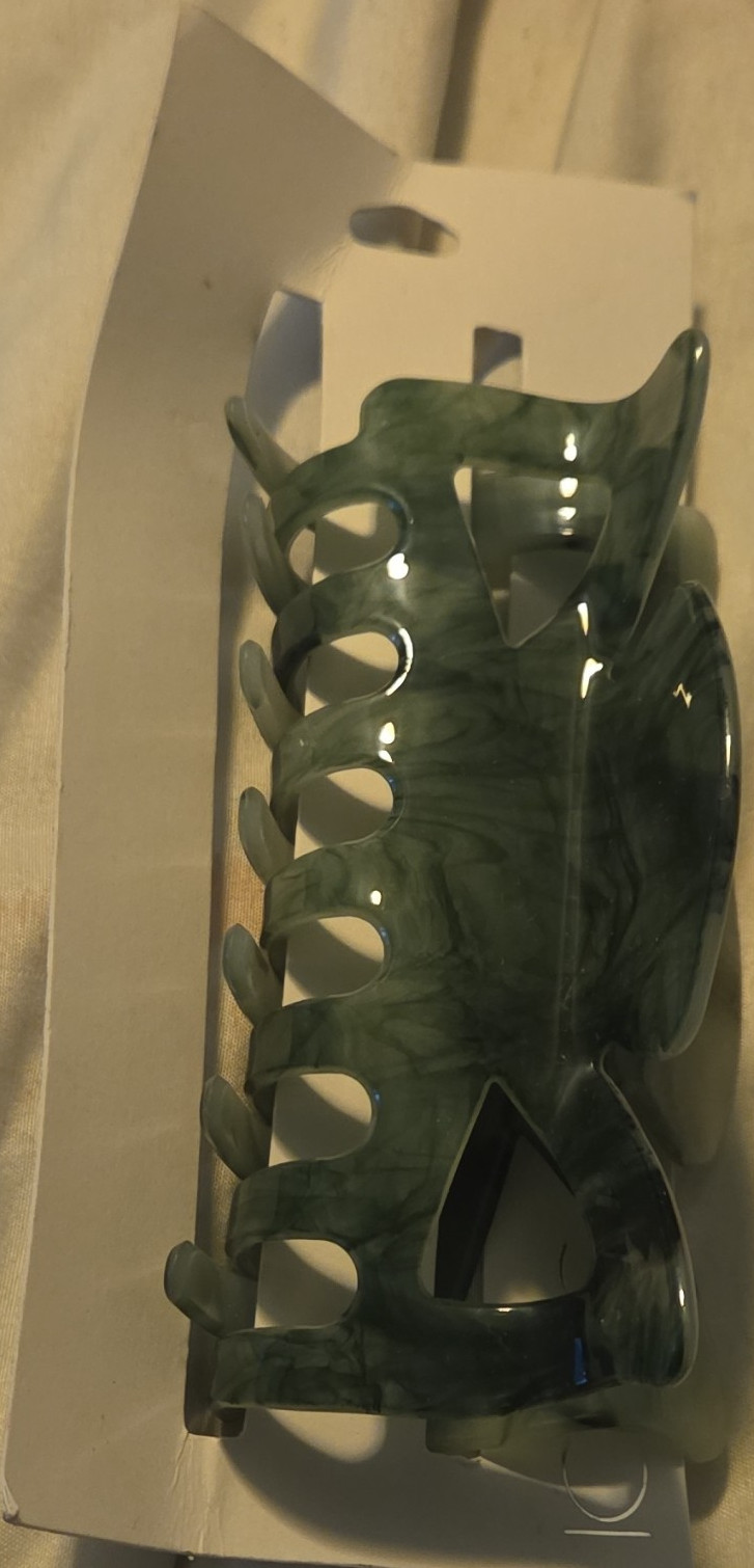 ICING Green Marbled Plastic Hair Claw Clip Women Tortoise Theme 51333-3