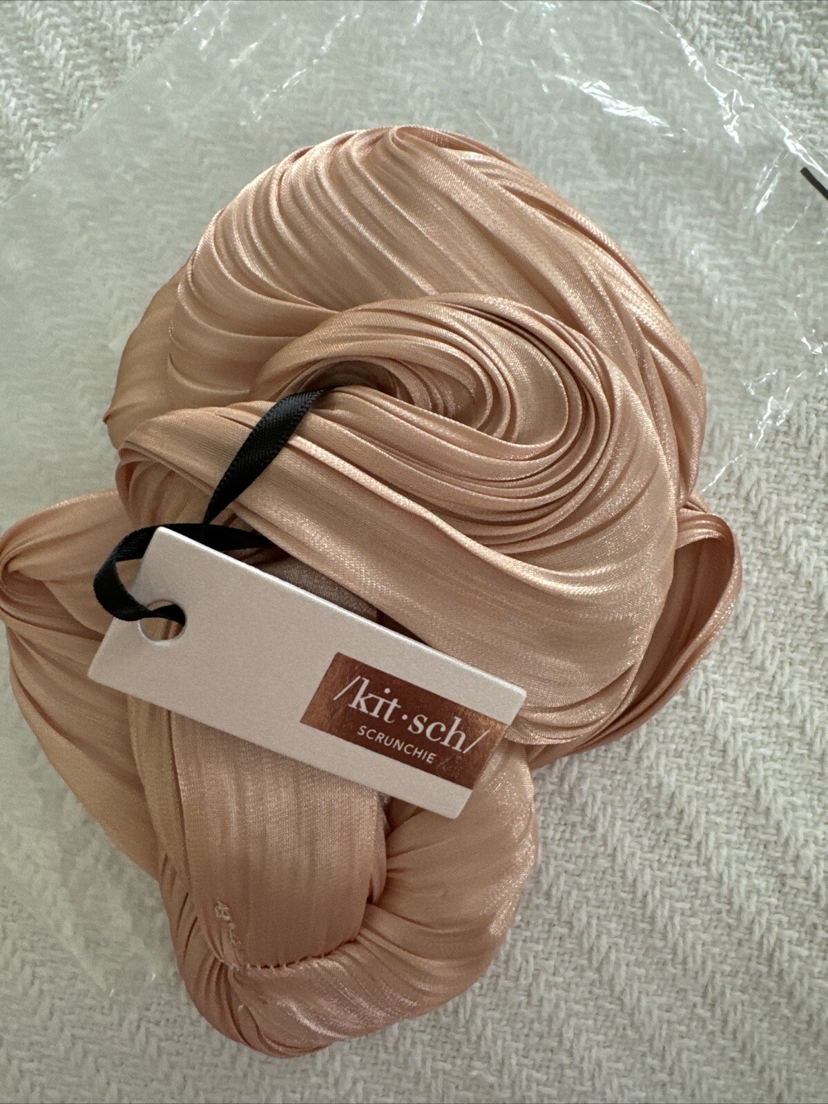 kit•sch Beauty Scrunchie Satin Dinner Scrunchie New With Tags US Seller