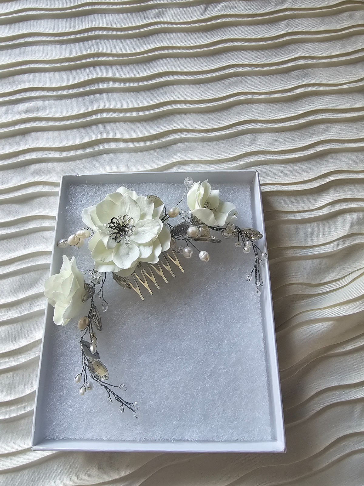 Beautiful White Floral and Gem Head Piece – Special Occasion/Wedding Accessory