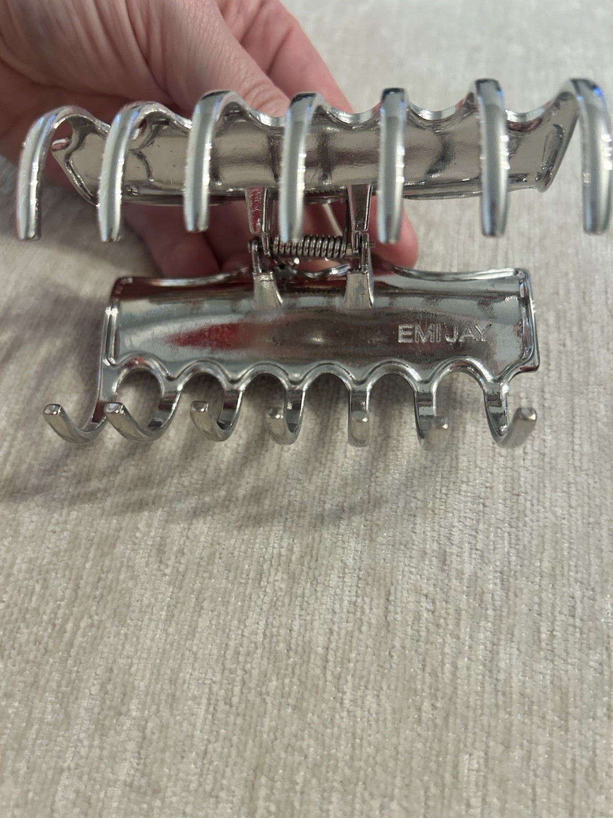 Emi Jay Heartbreaker Clip in Metallic Silver