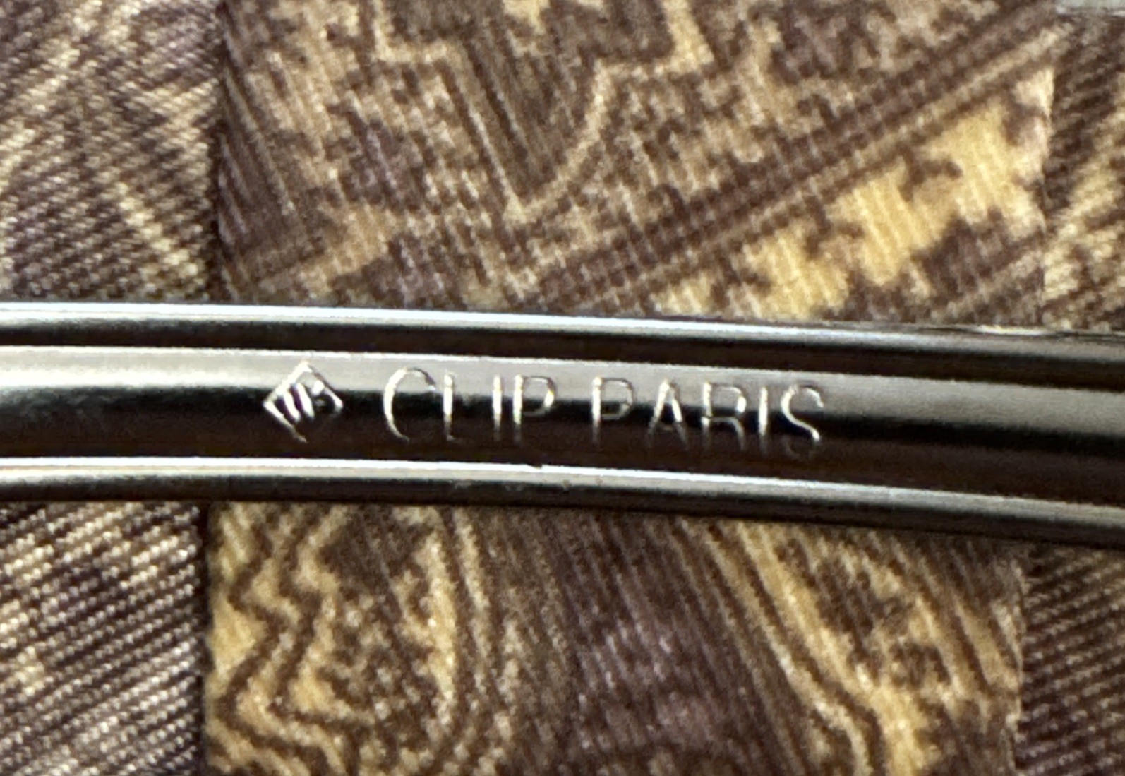 Etro Clip Paris Ribbon Barrette Brown And Tan Design. New with Tag.