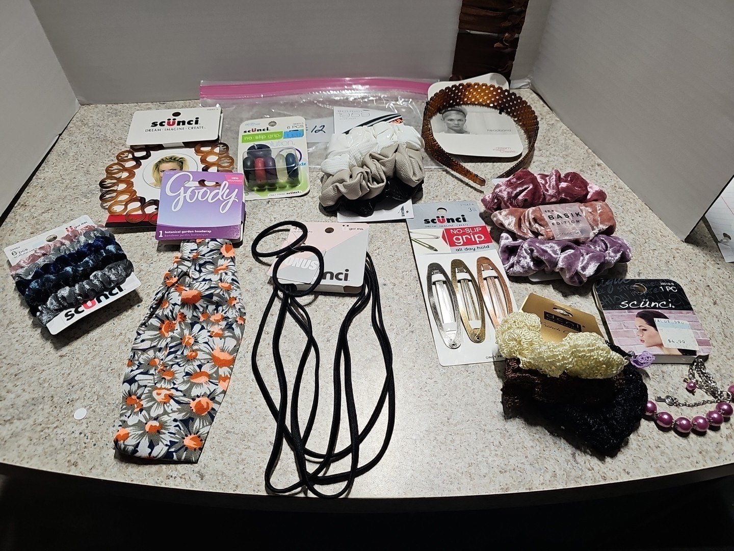 Scunci Lot Of 12 Assorted Hair Accessories