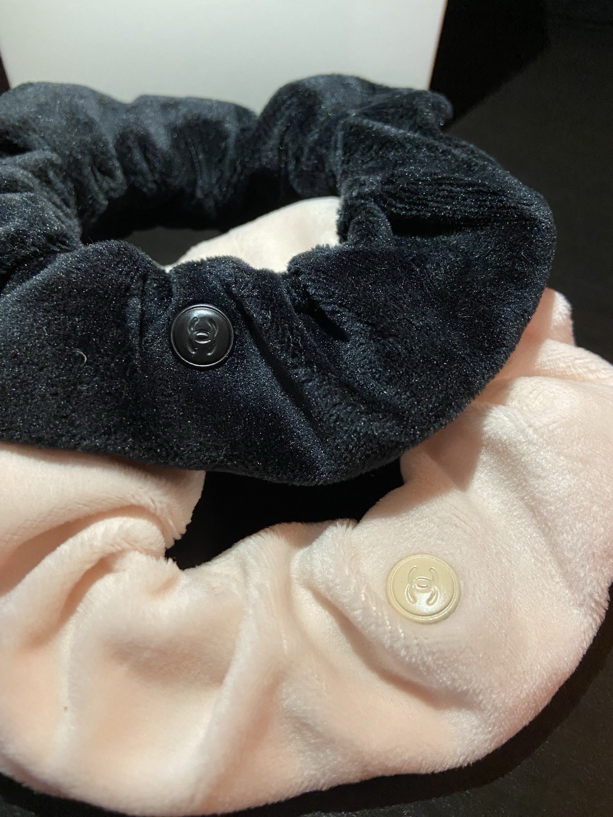 CHANEL Beauté Velvet Scrunchie 2-pcs Set NEW!
