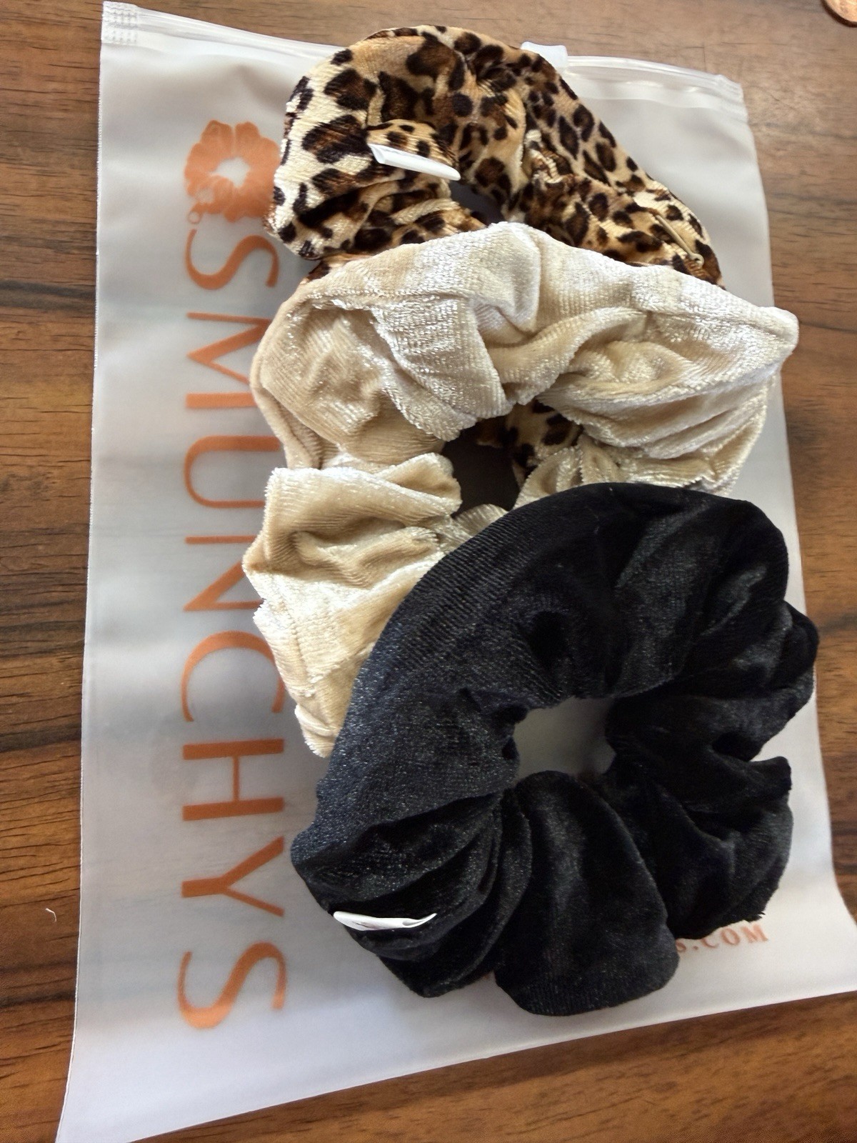 Smunchys Zipper Pocket Scrunchies Lot Of 3 Velvet Black, Leopard & Cream New USA