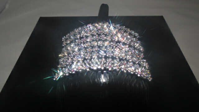 1 New Gorgeous Hair Comb with Shinny Crystals Hair Jewelry Accessories US Seller