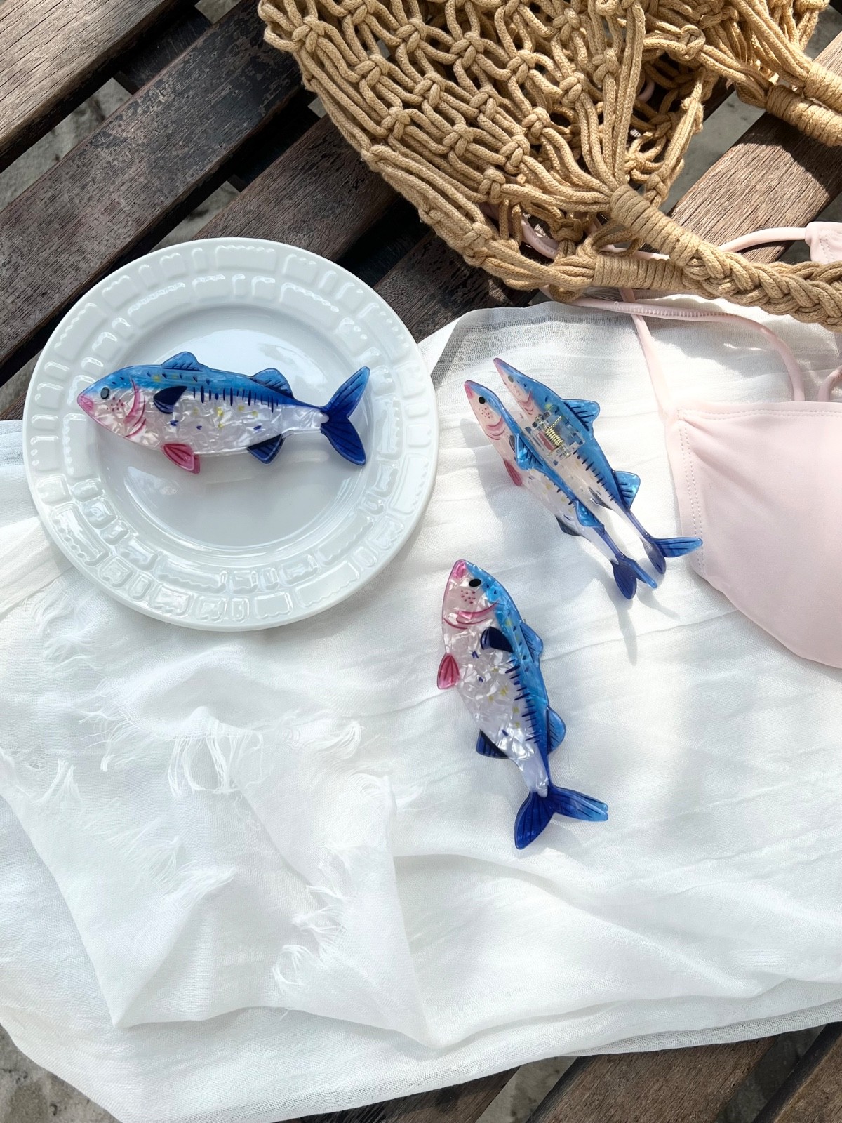 Unique Fish Hair Claw Clip – Aesthetic Blue Acrylic Hair Accessory for Women