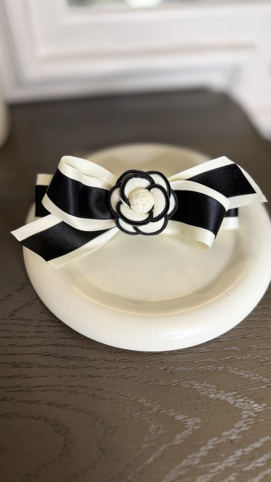Black & White Ribbon Bow Hair Barrette – Elegant Hair Accessory