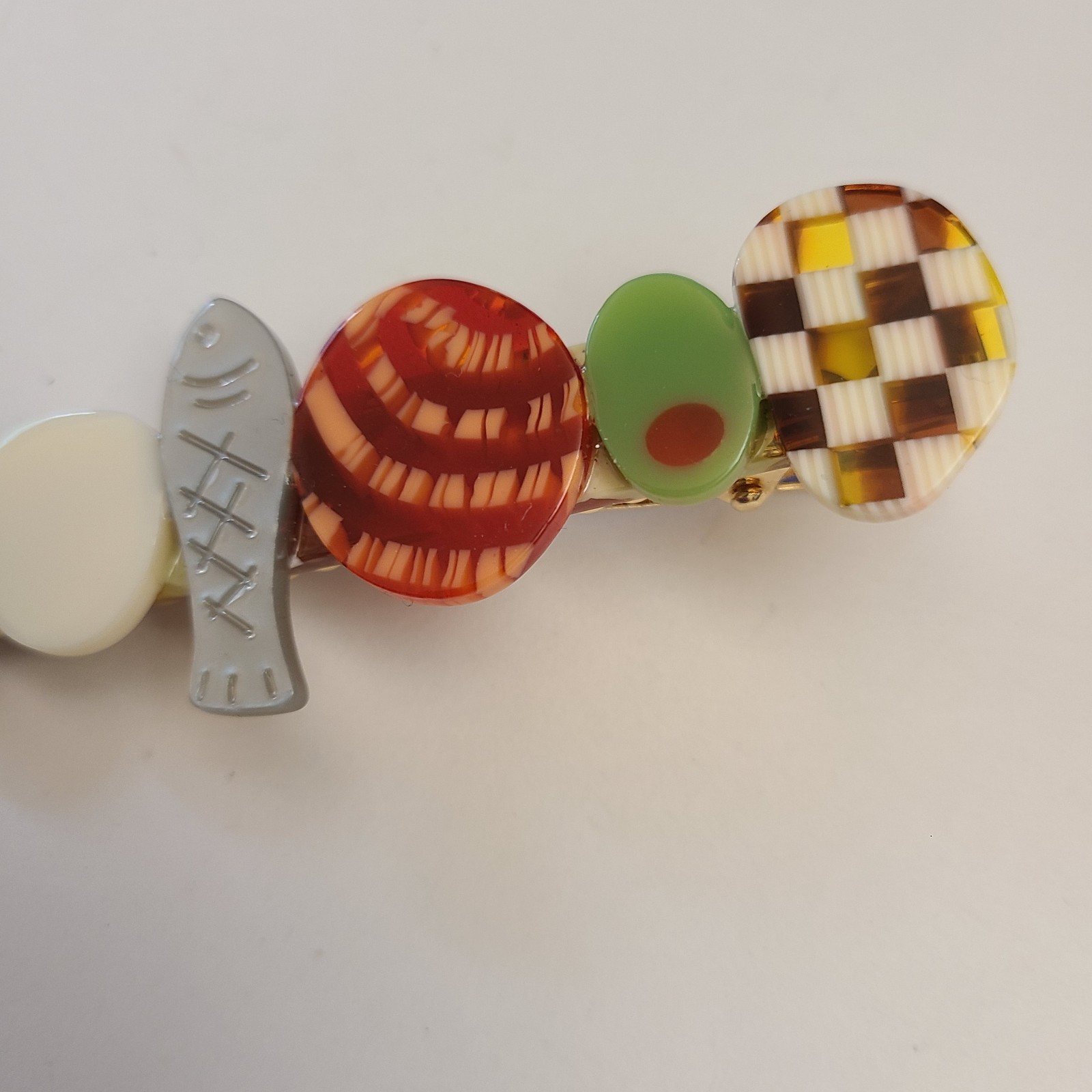 Hors d’Oeuvre Alligator Hair Clip Food Theme Fish Olive Barrette