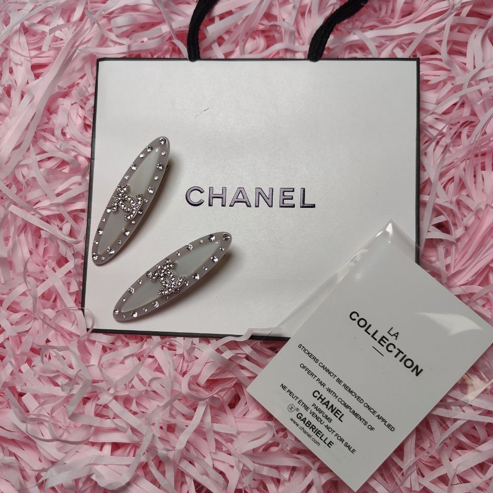 White Hair Clips GWP VIP Gift ChanelBeauté