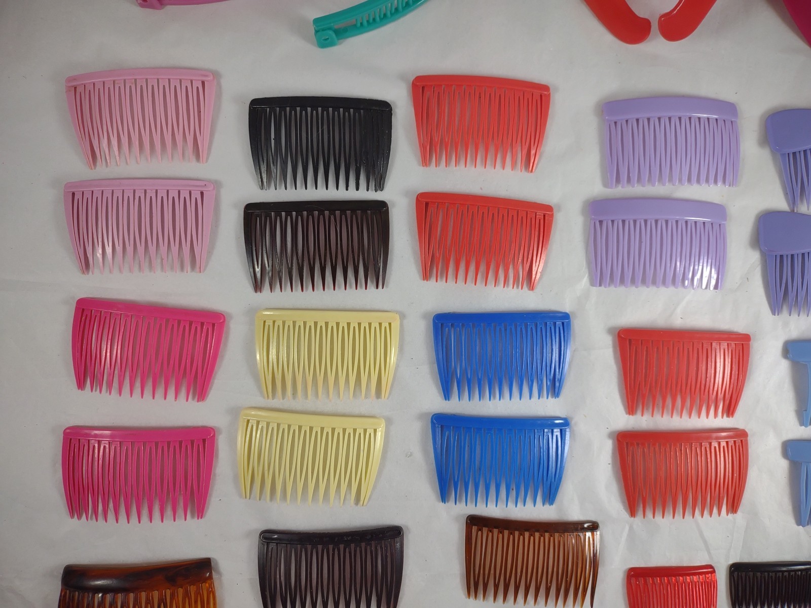 TZERS 80’s VTG Hair 6″ Cincher Clips, Banana Clips, Comb Assortment (A32)