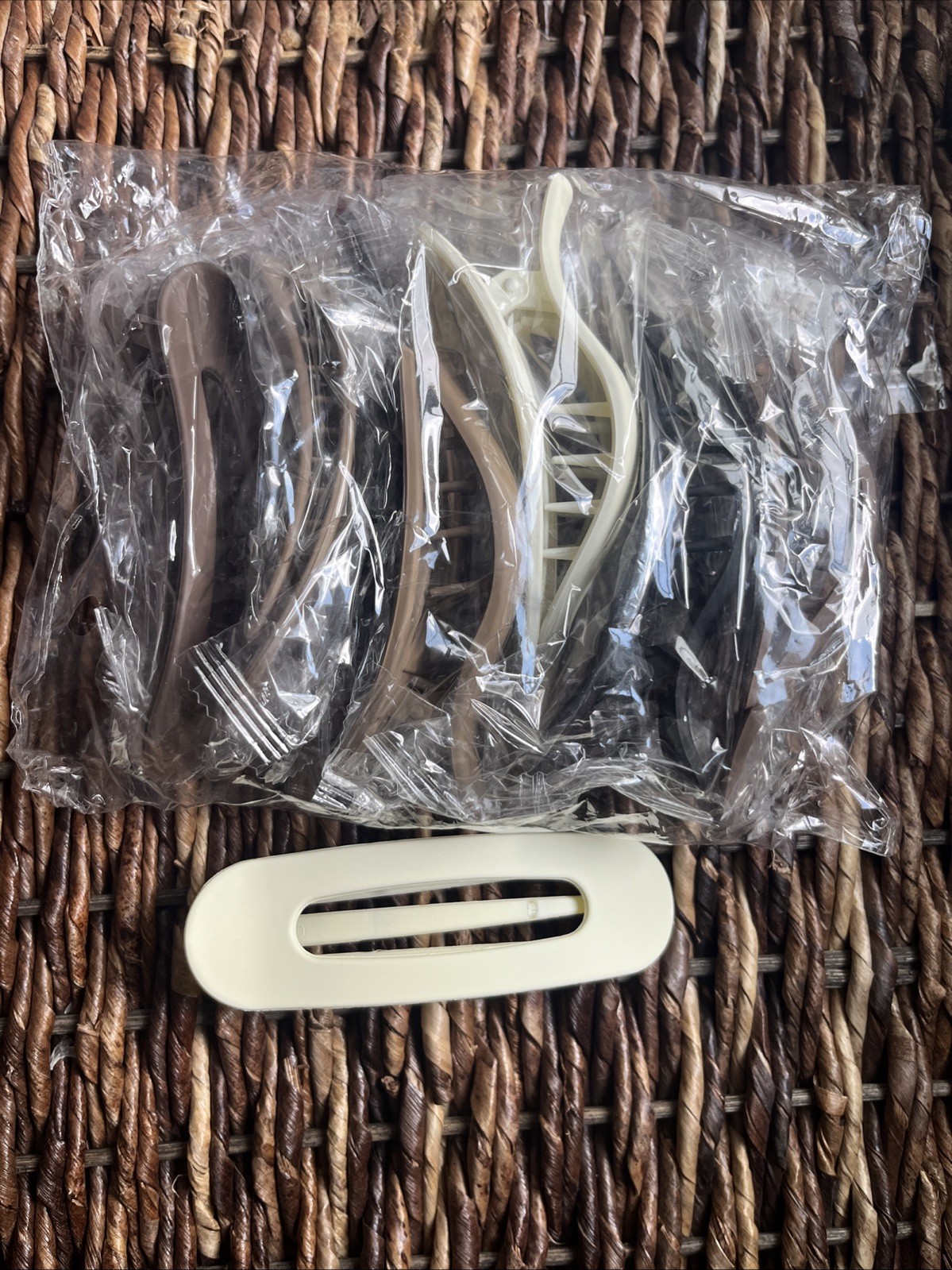 Lot of 8 Hair Claw Clip Set New Open