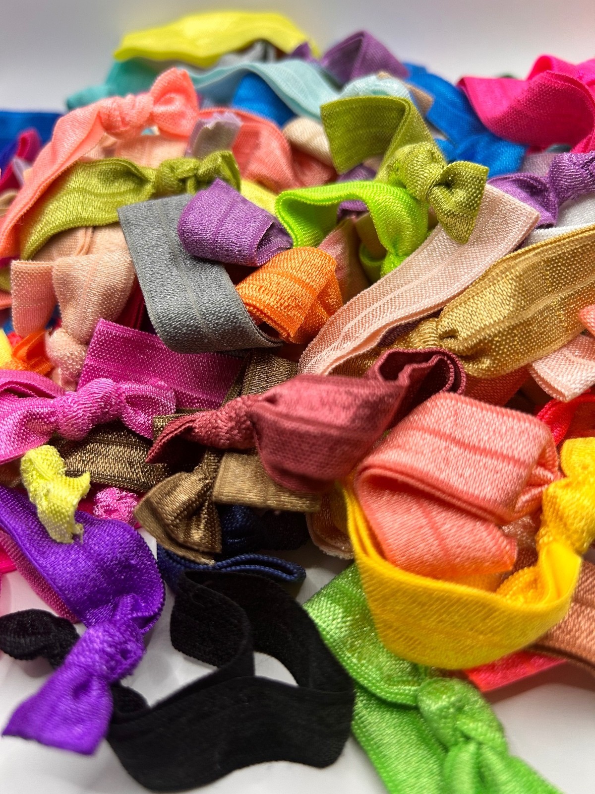 Colorful Elastic Hair Ties with Knots – Assorted Colors, Approximately 100