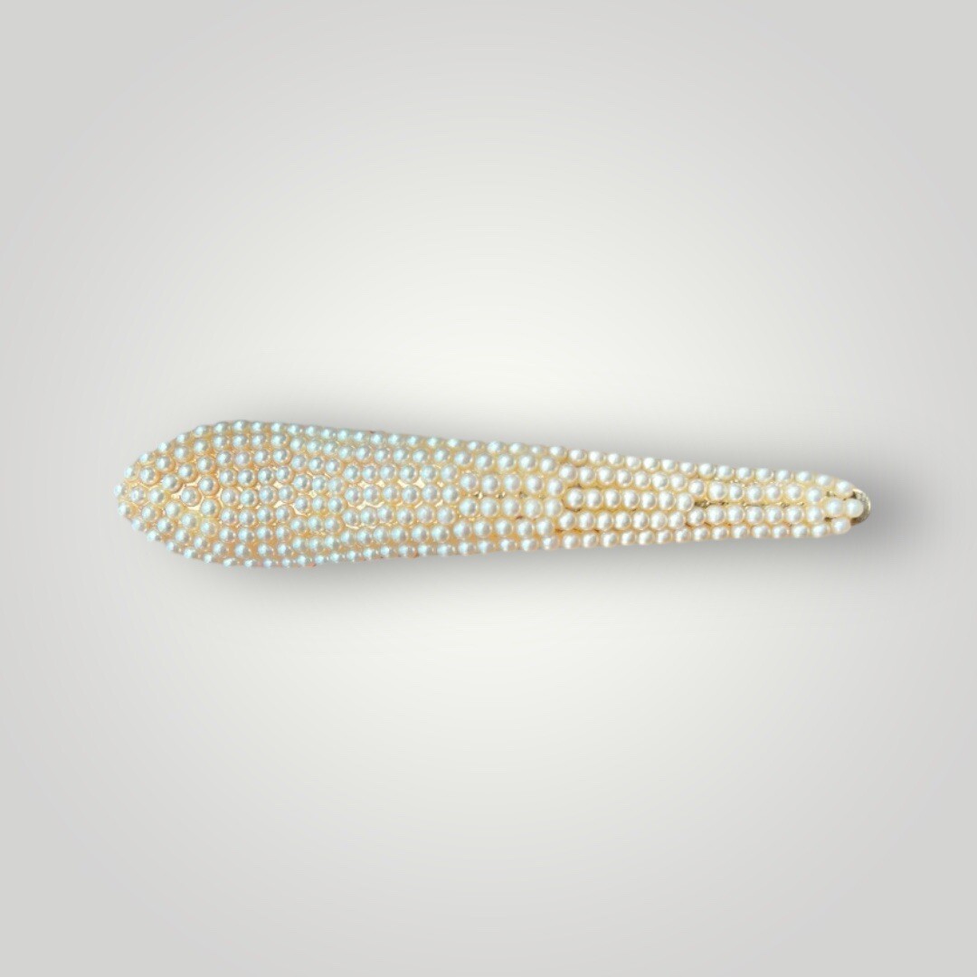 Faux Mini Pearls hair clip 4.5in long Pre-Owned