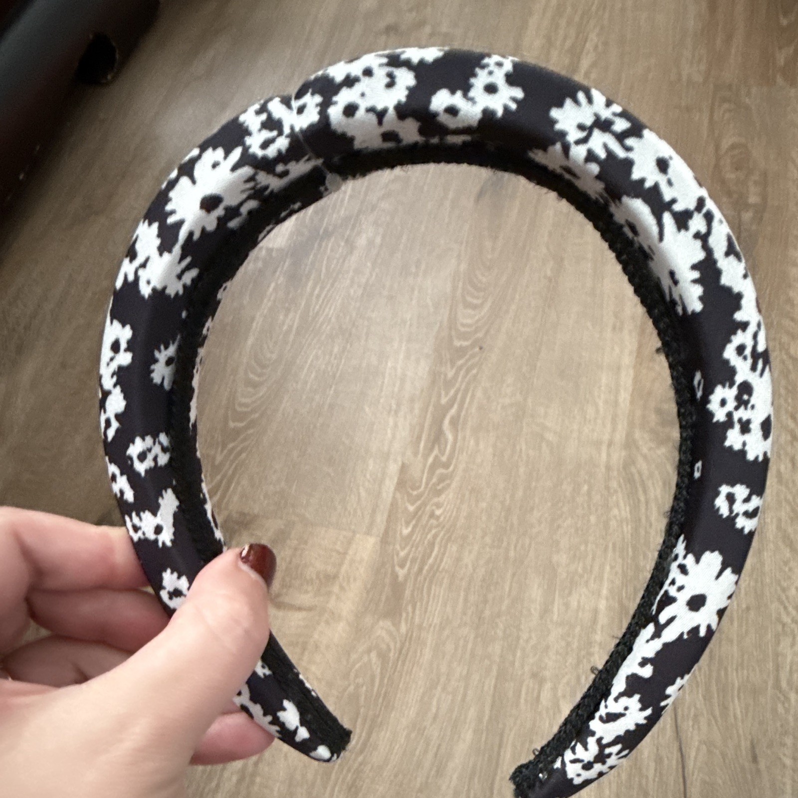 Anthropologie Women’s Padded Fabric Headband Black & White Floral Flower