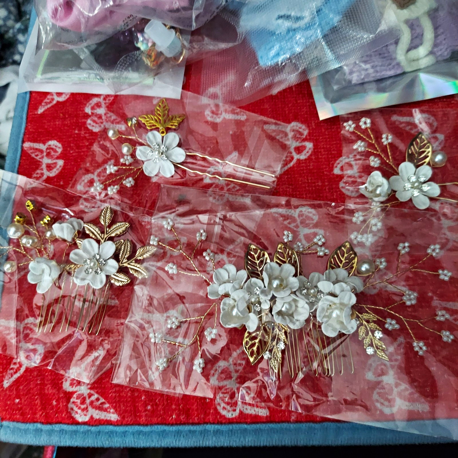 Gold Tone Floral Hair Comb Set White Flowers Rhinestone Faux Pearl Wedding