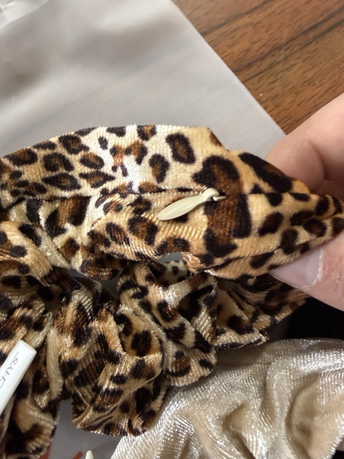 Smunchys Zipper Pocket Scrunchies Lot Of 3 Velvet Black, Leopard & Cream New USA