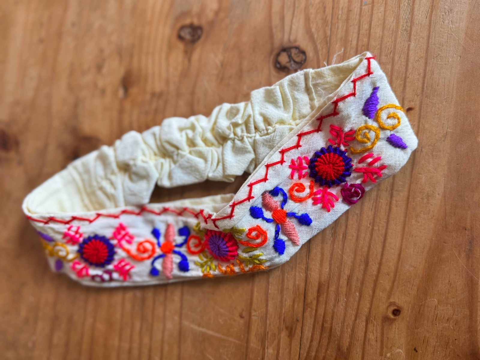 NWT Handmade Cotton Headband Elastic Embroidered Multicolor Flowers
