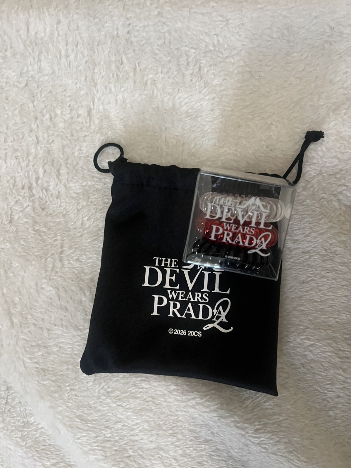 New Devil Wears Prada 2 Movie Plastic Red White Black Hair Ties With Pouch