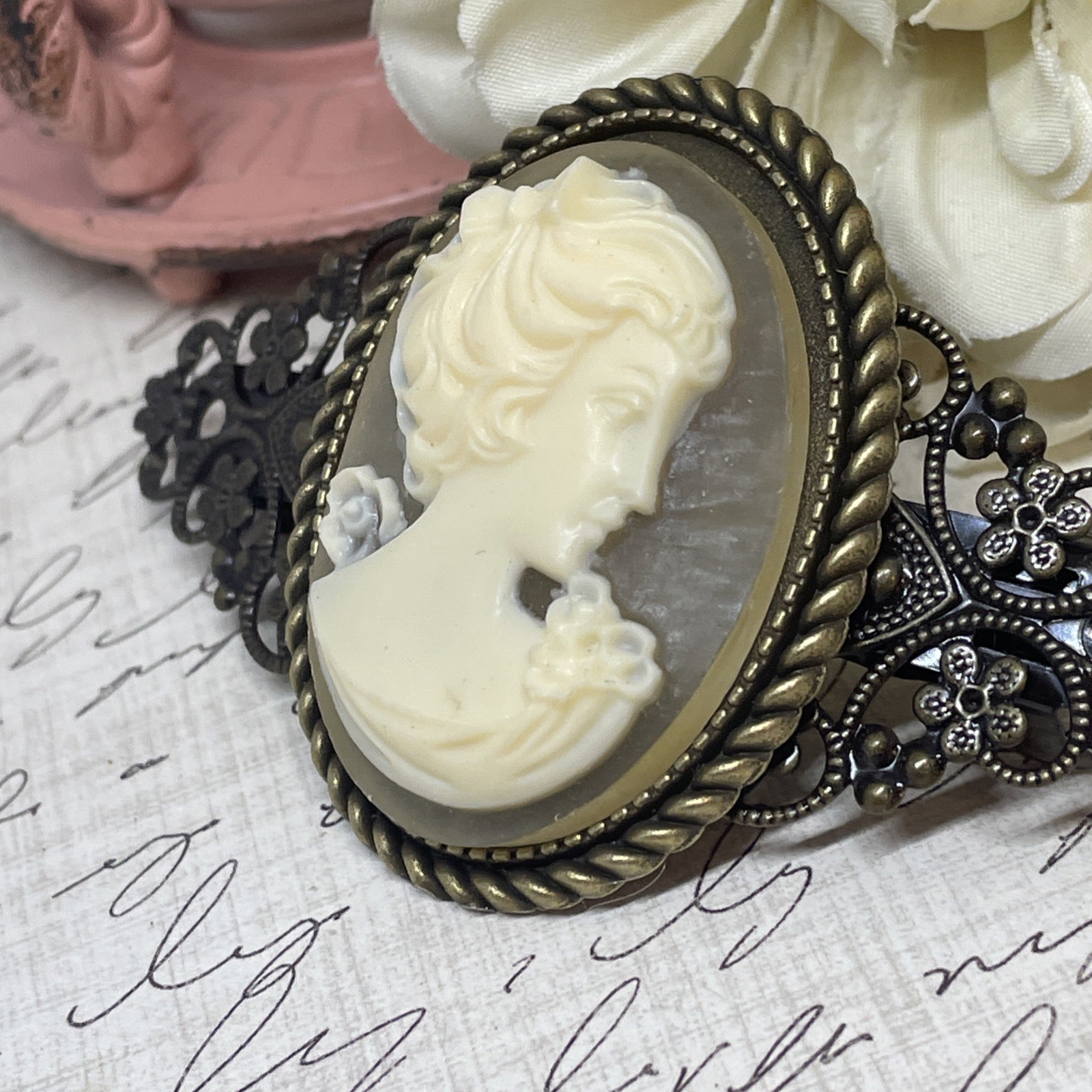 Victorian Fancy Lady Pearl Wedding VALENTINE Cameo Pin Hair Clip Jewelry Comb