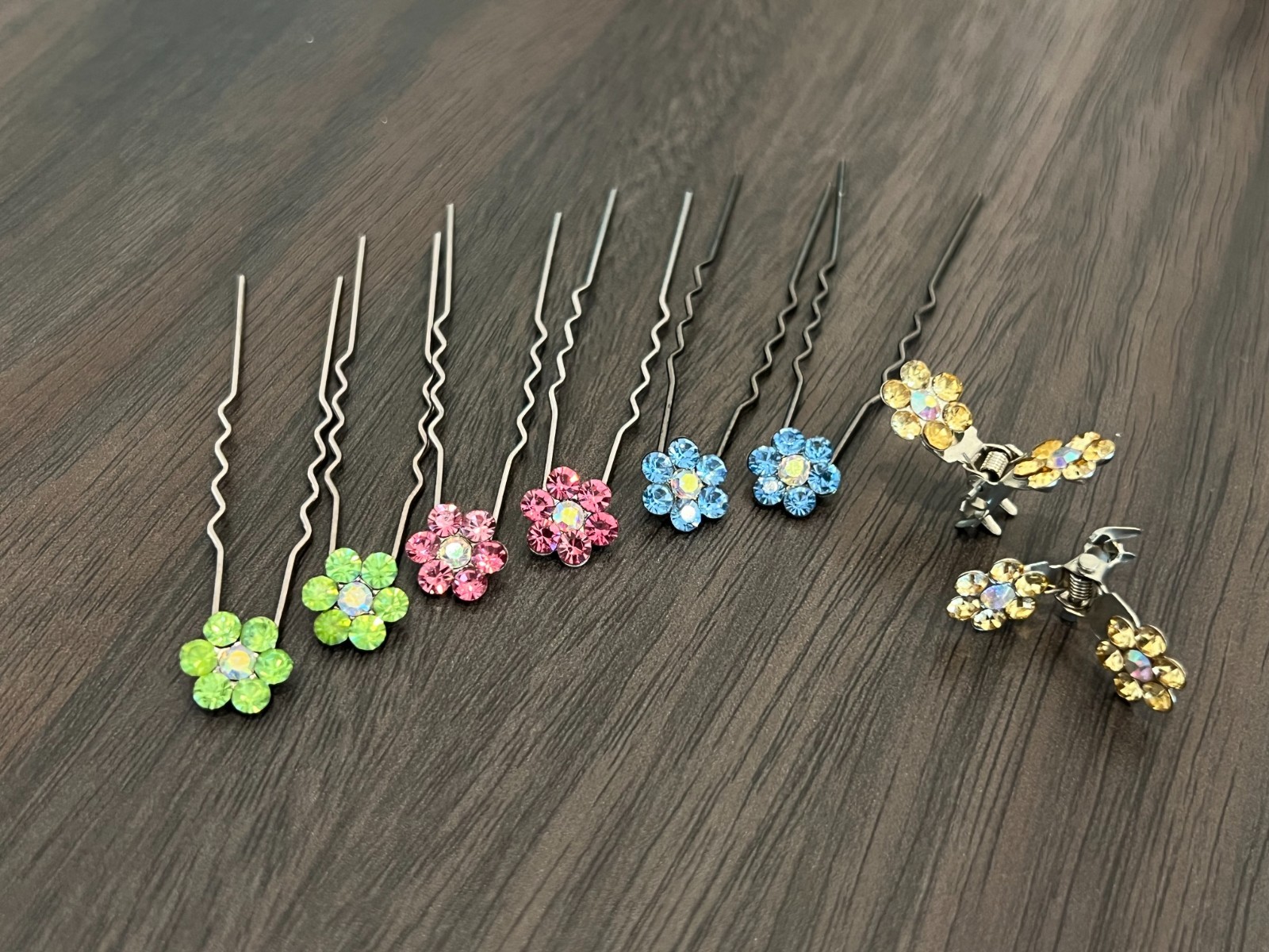 Vintage 6 Flower Pins & 2 clips Hair Bun Holder Rhinestone Metal Accessories